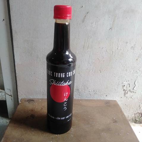 Giao đúng hàng, đóng gói rất cẩn thận, vị của nước tương khá ngon và hơi có hậu ngọt ngọt. Ban đầu mình hy vọng nước tương không có phụ gia, nhưng xem kỹ trong thành phần cũng có chất bảo quản, chất tạo ngọt...