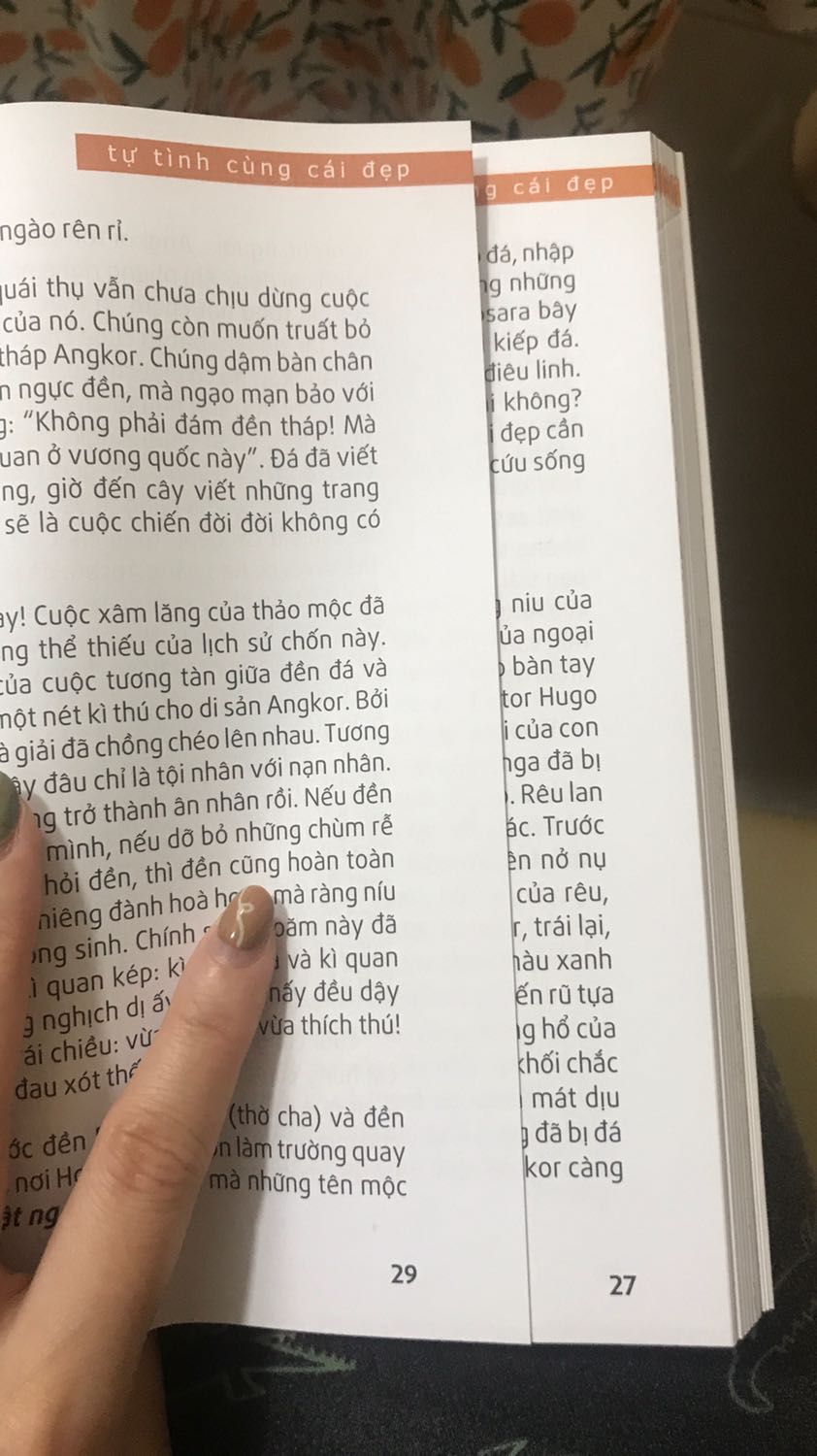 Nội dung sách mình ko bàn tới mà cái khiến mình vô cùng bực mình ở đây là số trang ghép sai lung tung hết cả lên. Mới đọc vài chục trang đầu đã loạn hết thứ tự trang như này thực sự là 1 trải nghiệm quá chán đối với người thích đọc sách như mình. Ở đây ko cho đánh giá 0 sao nhỉ chứ ko thì mình cũng muốn để 0 sao lắm. Ảnh mình chụp đều là các trang liên tiếp nhau đấy, còn nữa cơ mà tiki chỉ cho up 5 ảnh nên up đại diện cho bên bán sách xem. Bực mình thật sự luôn!