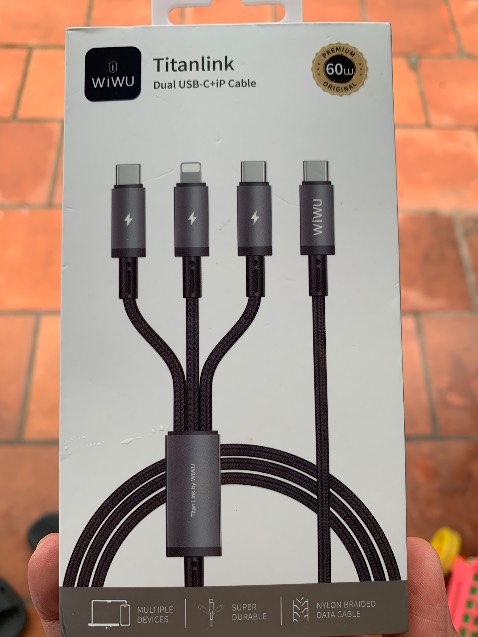 Dây đẹp, chắc chắn. Có điều khi đọc mình cứ nghĩ 3 đầu ra là có micro usb, trong khi mình cần này, thực tế là 2 type C. Lỗi mình ko kỹ. Shop bán hàng tốt, giá hợp lý, giao hàng đúng hạn. Cám ơn shop.