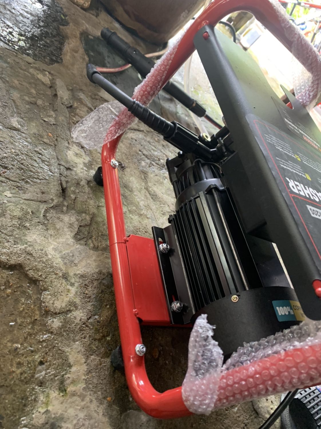 Đóng gói cẩn thận. Đầy đủ phụ kiện. Máy mạnh, êm. Hy vọng bền