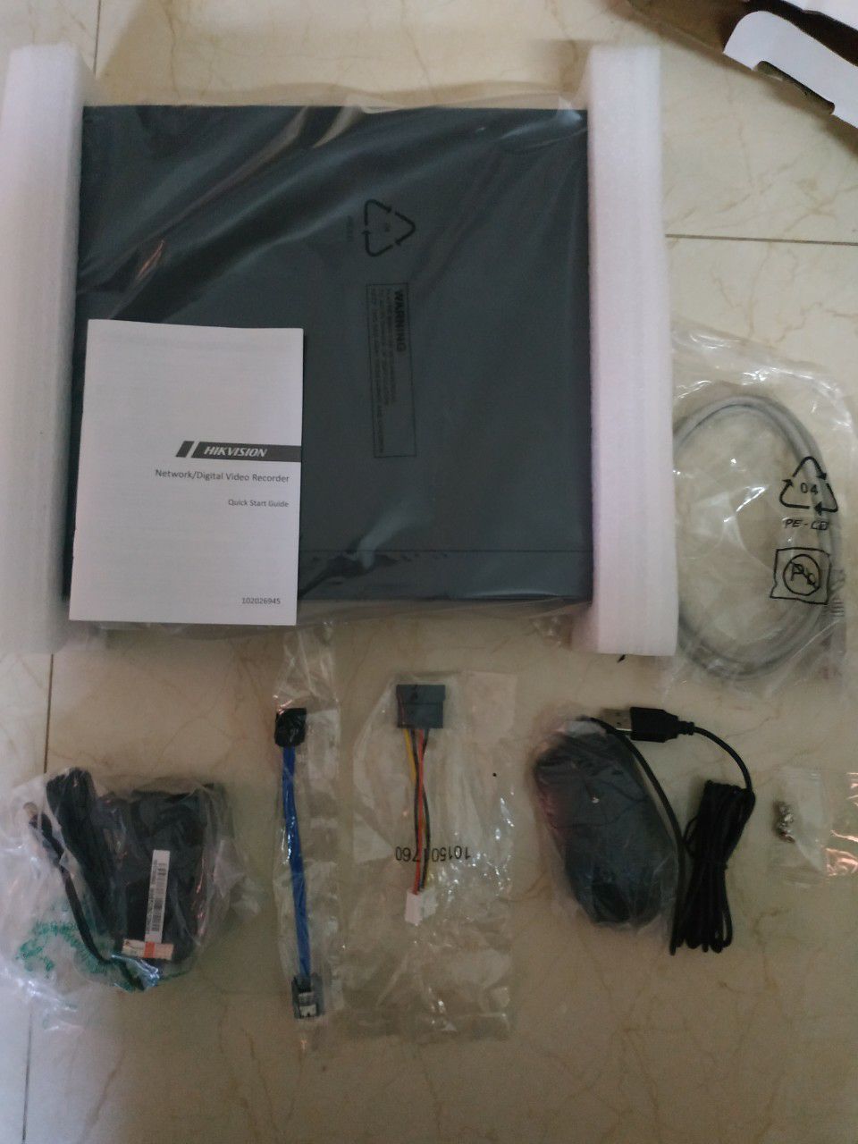 Shop gói hàng k bọc thêm chống xóc, vận chuyển làm méo hộp, tiếc quá. 
Hàng bên trong OK, đầy đủ, mới , nhìn rất ok.