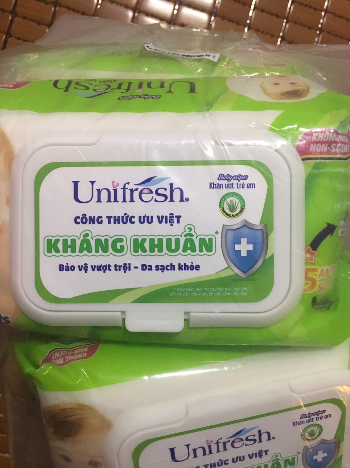 Shop đóng gói cẩn thận
Đúng đủ sản phẩm
Giá sale 96k
Mùi không nồng. Dùng cho bé rất tiện