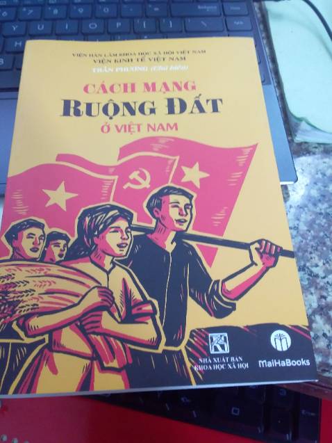 Một cuốn sách rất hay về kinh tế Việt Nam thời kì chiến tranh, cuốn sách đã được GS Trần Phương viết từ năm 1965 nhưng vẫn còn nguyên giá trị đến ngày nay. Mong MaiHaBooks sẽ có nhiều cuốn sách thật hay nữa trong tương lai ạ!!!