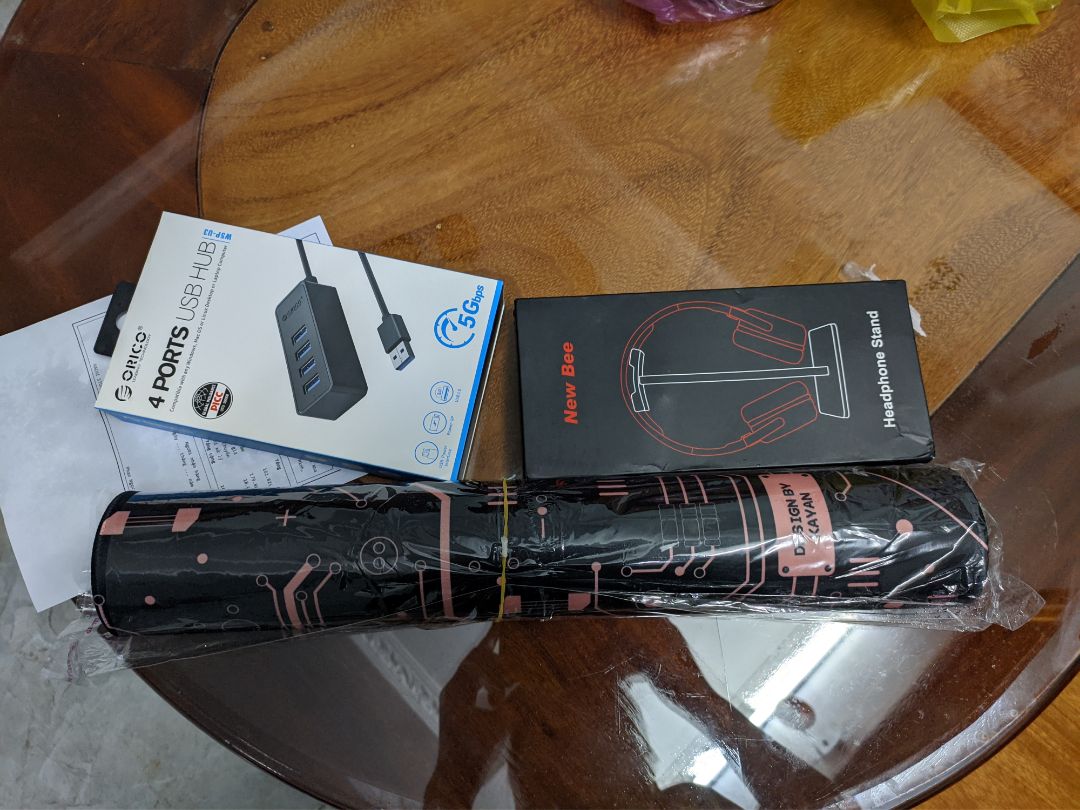 hơi nhỏ so với mình tưởng tượng nhưng rất đẹp còn chất lượng xài 1 thời gian mới biết nhưng hàng chuẩn chính hãng ko phải lo ❤️