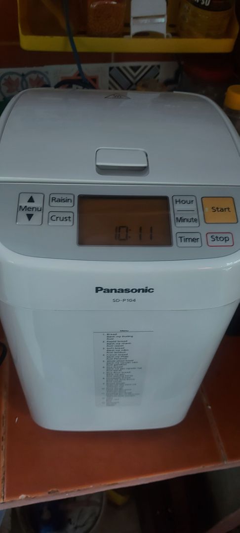 Hàng đóng gói cẩn thận. máy này là mình mua sau khi thấy người quen sử dụng bền và tốt. Về làm bánh cần điều chỉnh lượng bột lại đôi chút cho bánh nở to và đẹp hơn...về phần giao hàng thì chậm hơn dự kiến 2-3 ngày. làm bánh được 3 lần...bánh đẹp vàng ngon nha...tks!