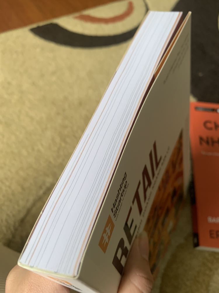 [PASS SÁCH]
sách đẹp góc cạnh không bị bong tróc. shop ship nhanh đêm htruoc đặt sáng hsau đã có 

sách mình đọc quá phổ quát nói khá chung chung về các phần trong mục lục, kiểu mỗi mục chỉ giới thiệu cũng không đi sâu hơn. sách phù hợp với những bạn beginner đang muốn khởi nghiệp nhưng chưa biết start từ đâu. vậy nên mình pass lại sách cho ai cần nhé 140k + freeship ạ đảm bảo sách mới cứng như chưa động vào ạ