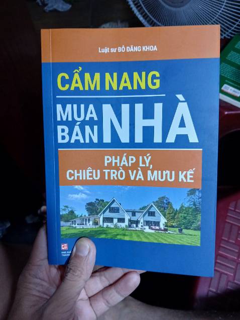 Kiến thức trong sách quá chung chung và hơi lý thuyết , chỉ ở mức căn bản hơi ca rời thực tế thị trường và giao dịch,tham khảo phù hợp cho người mới, hơi thất vọng. Ở trên youtube hướng dẫn đầy và free
