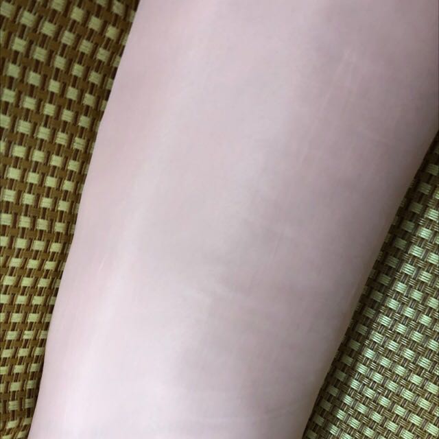 Gối đẹp  , may chắc nữa .Sau này có gì mua nữa quá!,Giao nhanh ghê, theo dõi đơn thì tưởng tui sẽ có gối đúng lịch chứ!Tui mia 2 cái nên hơi run.,bấm 5 sao k được