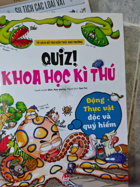 Chữ in mờ giấy trắng nhạt. Rầu rĩ!!