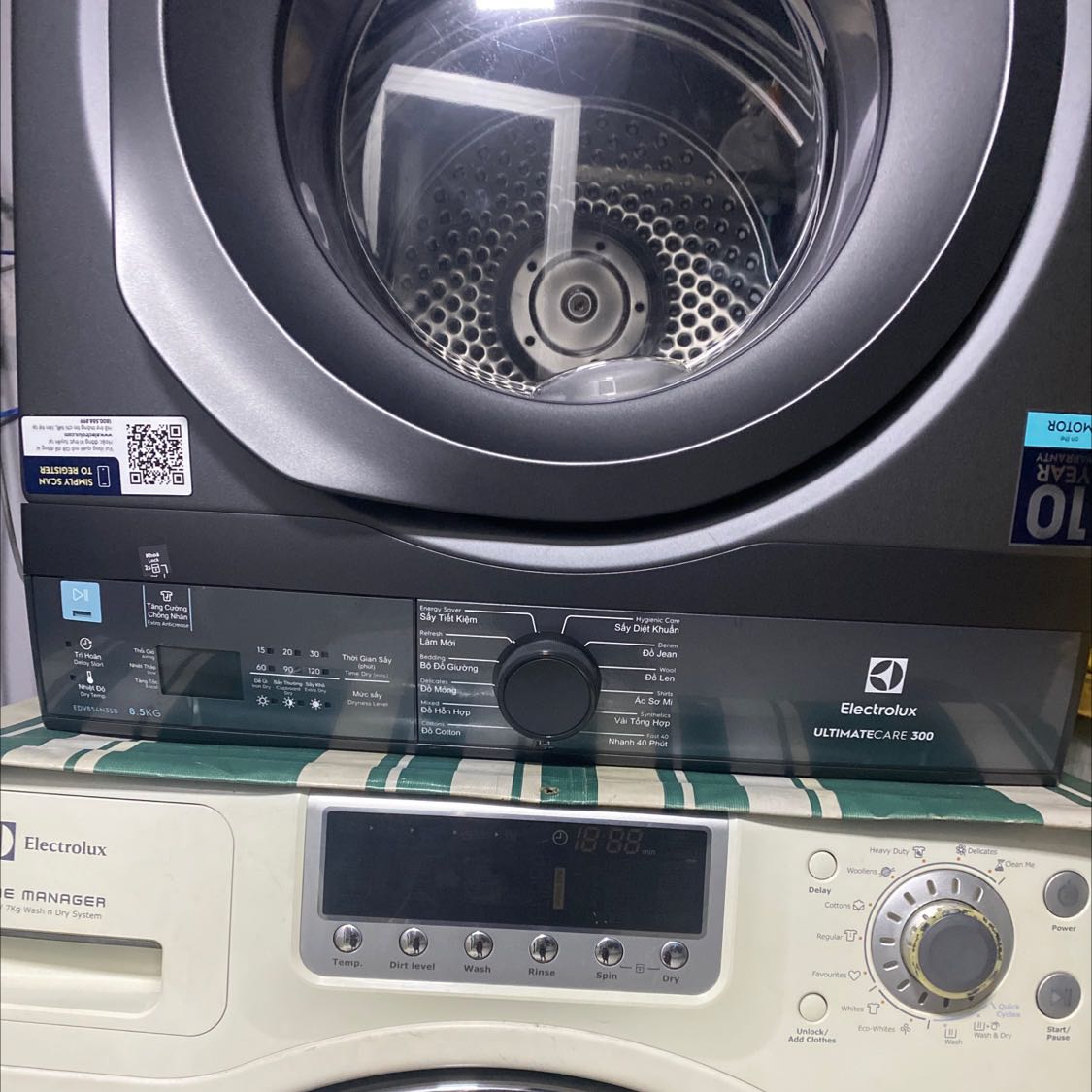 Máy sd tốt, tiện lợi, đặc biệt là thời tiết mưa nắng thất thường như Sài Gòn. Quần áo sấy xong thơm và mềm chứ k bị cứng như phơi nắng.
Mình sẽ đặt 1 cái khác tặng cho chị gái. Máy sd tốt, tiện lợi, đặc biệt là thời tiết mưa nắng thất thường như Sài Gòn. Quần áo sấy xong thơm và mềm chứ k bị cứng như phơi nắng.
Mình sẽ đặt 1 cái khác tặng cho chị gái.