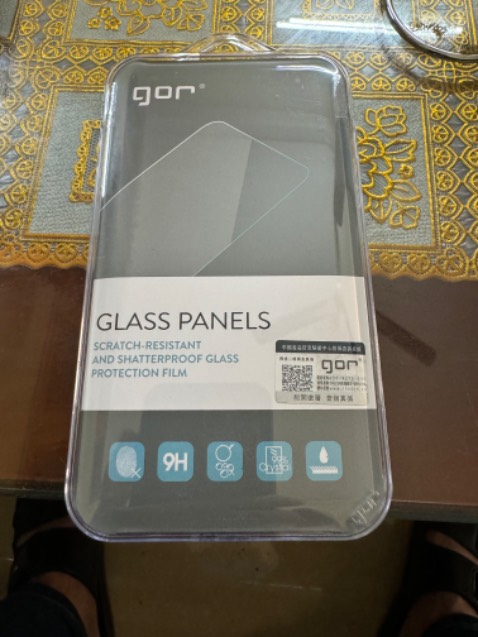 Dễ dán, bao bì đẹp chắc chắn. Đầy đủ phụ kiện.