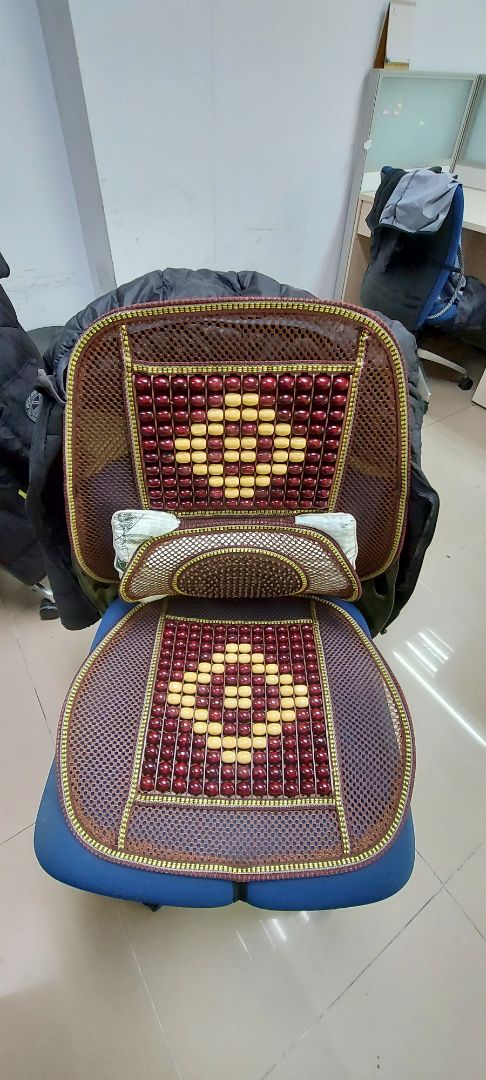 Dây chốt bên dưới ghế hơi ngắn nhưng thêm 1 sợi dây thít là ok. Đang dùng cho ghế ngôi tại văn phòng, ngồi khá dễ chịu.