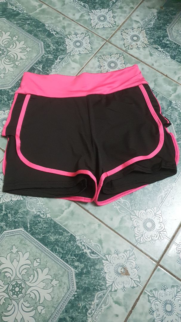 Quần đáng đẹp, thời trang, chất liệu khá tốt, tôi sẽ tiếp tục ủng hộ shop