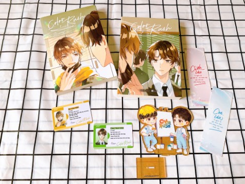 Tiki giao cực nhanh và đóng gói rất kĩ, có chèn giấy trên standee nữa. Mình canh mua được giá sale có 204k thôi hihi. Về sách đợt này Cúc làm bìa xinh và standee to đùng luôn. Sách cầm chắc tay vô cùng. 5 sao cho tiki và ngàn sao cho Cúc ❤️❤️❤️