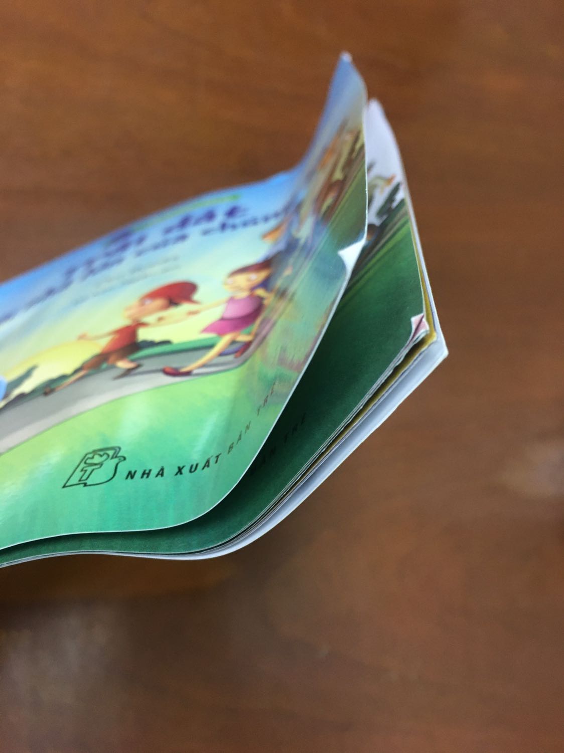 Đóng gói như này còn gì cuốn sách nữa. Mua sách trên Tiki nhiều rồi lần đầu thất vọng như vậy. Đóng gói quá tệ.