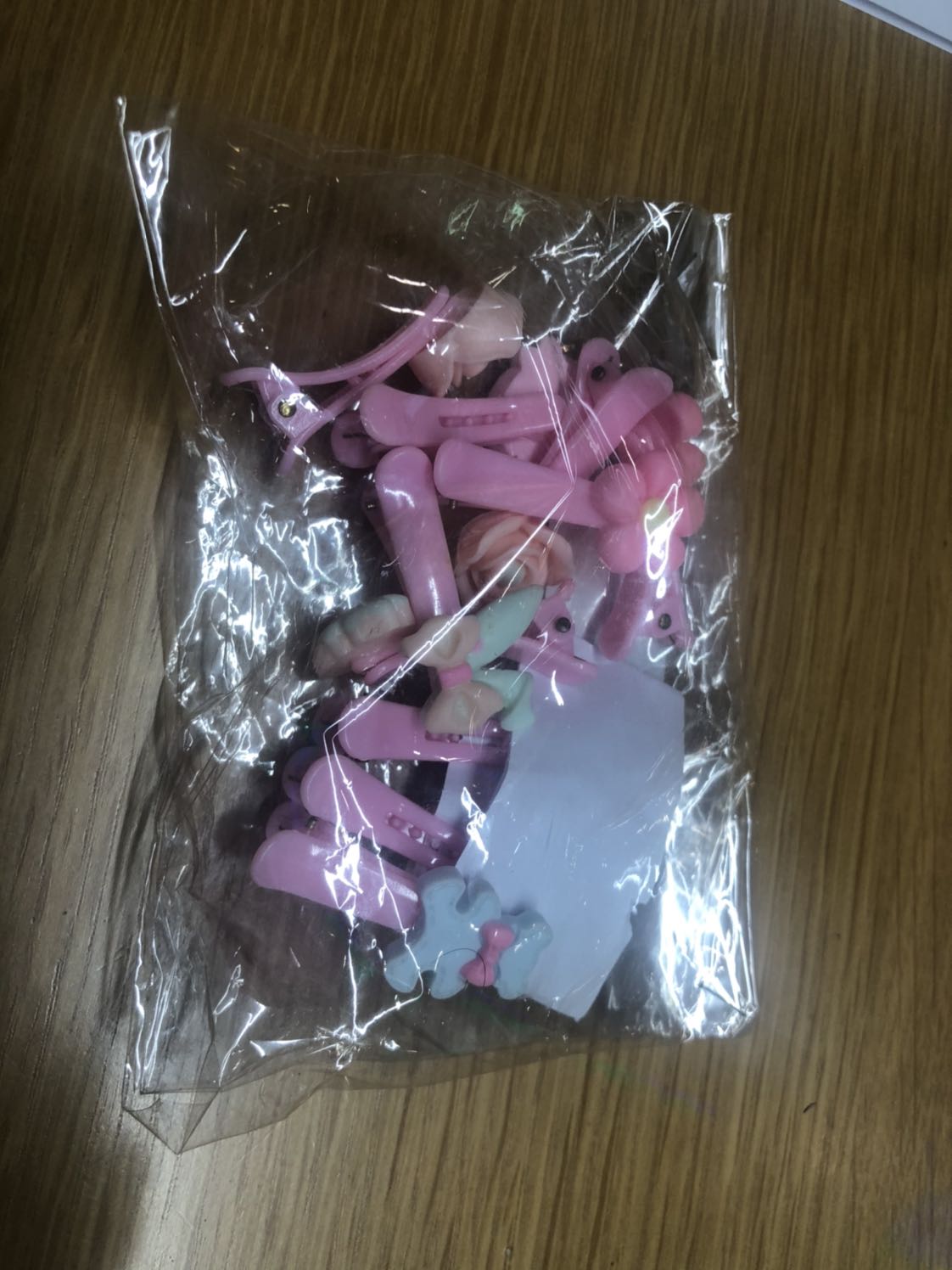 Khác hoàn toàn so với hình