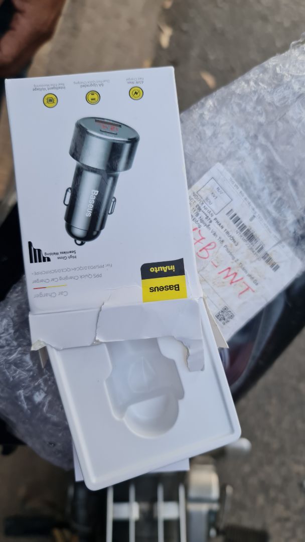 Không có hàng trong hộp, đề nghị Tiki giải quyết