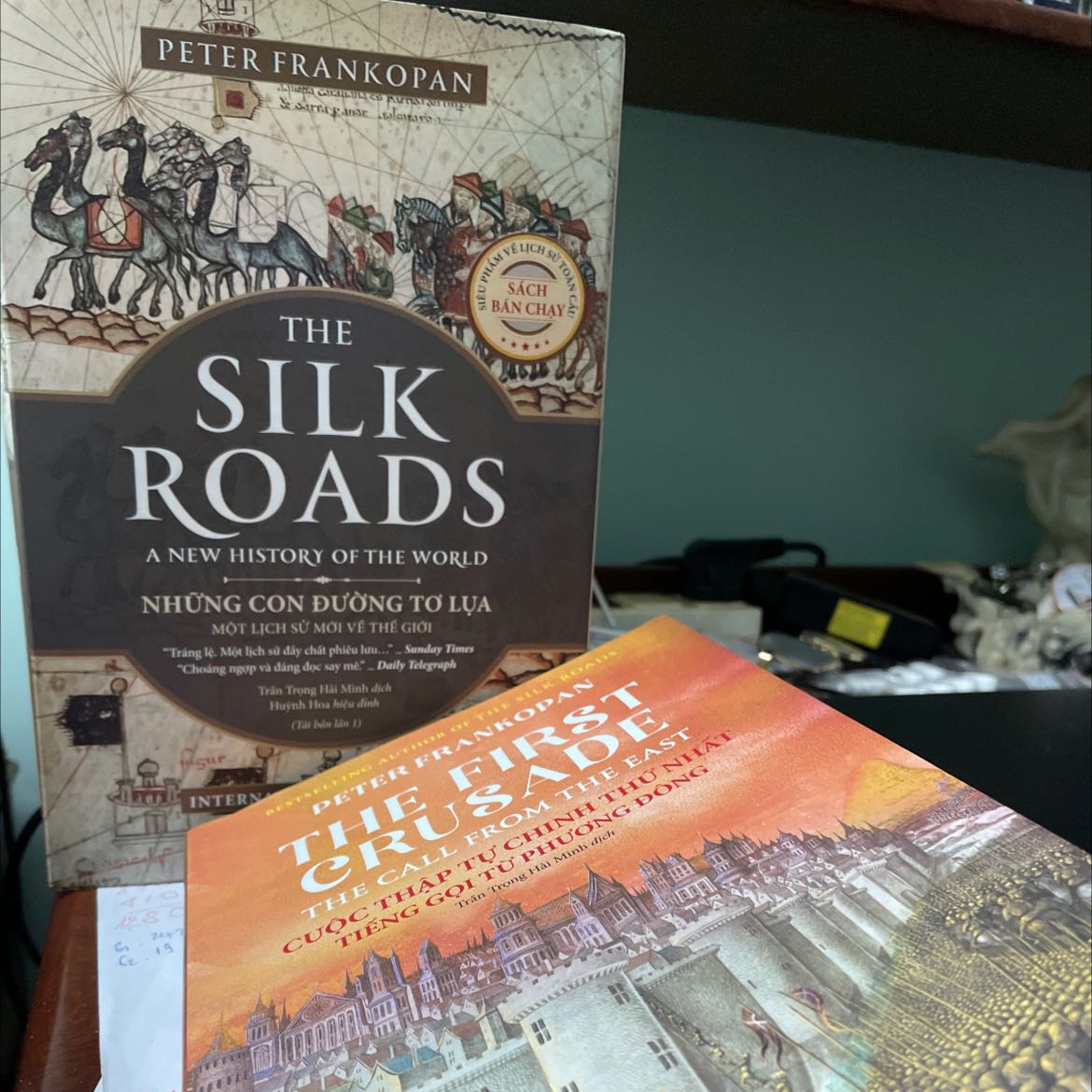 Cùng tác giả  với Con đường tơ lụa. Nội dung lý thú và uyên thâm. Sách đẹp