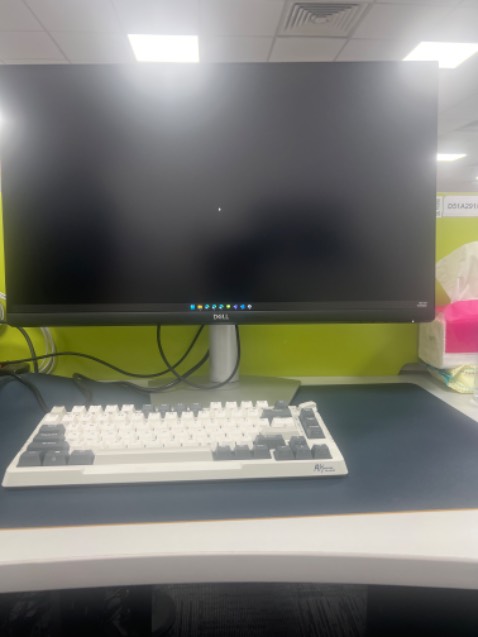 Tuyệt vờiiiiiiiiii. Màu đen rất sâu. Lên màu đẹp và giống laptop Dell XPS 15 9520 Tuyệt vờiiiiiiiiii. Màu đen rất sâu. Lên màu đẹp và giống laptop Dell XPS 15 9520