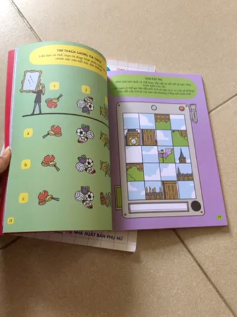 Giao hàng nhanh nè
Sách màu đẹp và đa dạng câu hỏi cho bé lắm
Cha mẹ nên mua cho con rèn luyện tư duy từ bé nha