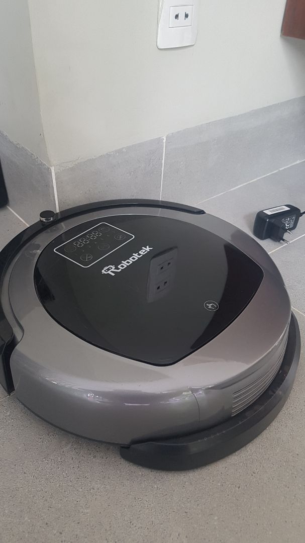 Xài ổn, tuy nhiên hơi dày so với các sopa hiện tại. Khi hết pin thì lúc tự chạy về home lúc không. Home phải trống trải. có vật cản gần là ko về home được. nói chung là ổn so với tầm tiền