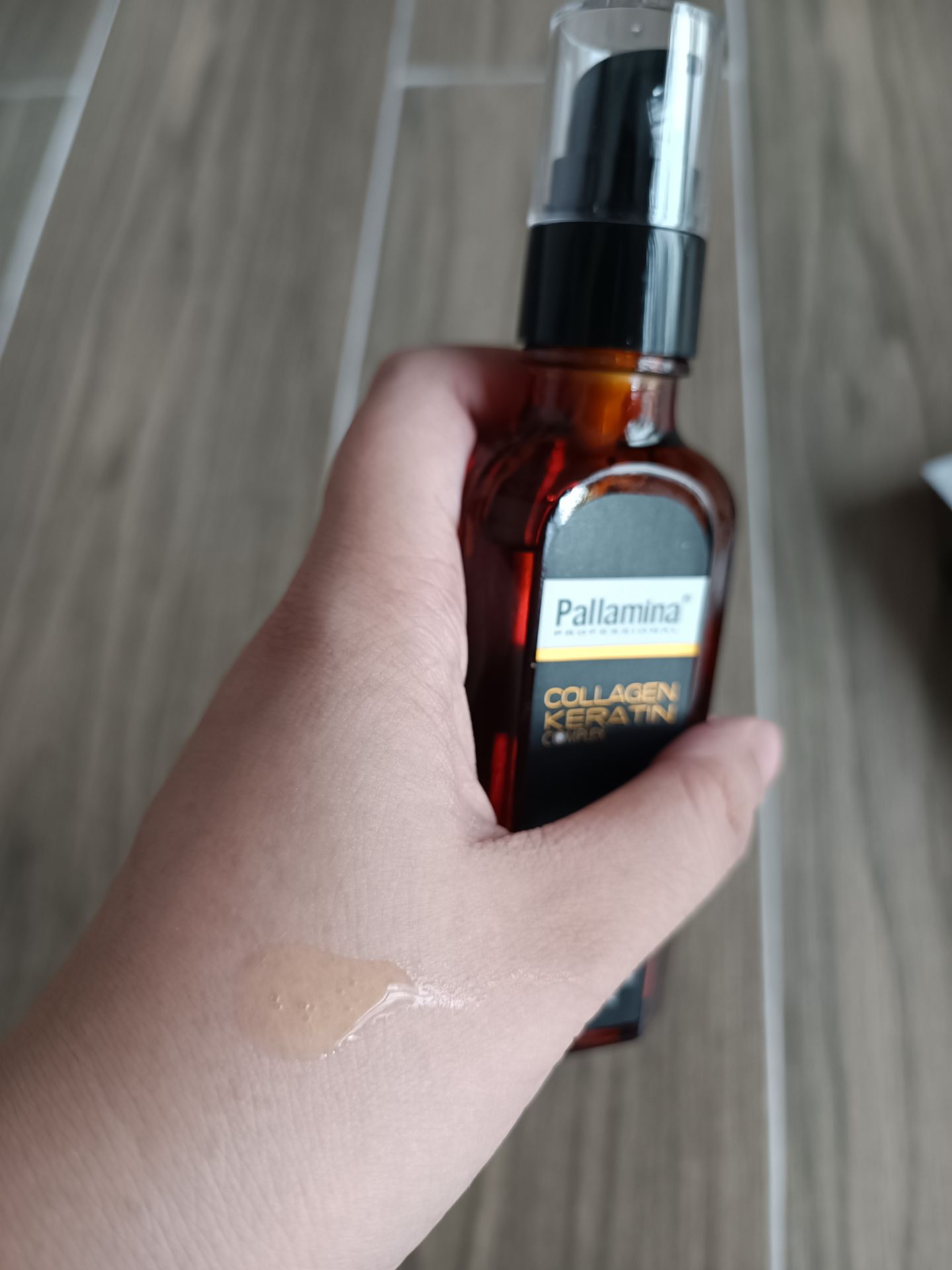 thơm lắm, mượt tóc mà ko đổ dầu tóc, ko bết dích, dung dịch sệt xài tiết kiệm, ưng lắm, mua tiki chuẩn seal chính hãng mà giá rẻ nhất các sàn