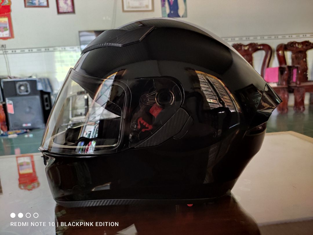 giao hàng khá nhanh khoảng 3 ngày mũ đội êm,chất lượng ổn so với giá tiền,những con nón trong tầm tiền này thì mọi người nên chạy tốc độ khoảng dưới 60 là rất ổn không bị ù.tóm lại nón tốt ngon bổ rẻ mn nên mua❤️