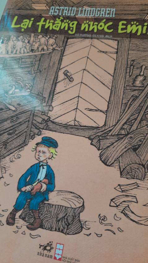 Chưa đọc nhưng mình nghe người quen nói cuốn này hài:)))hình in rõ lắm