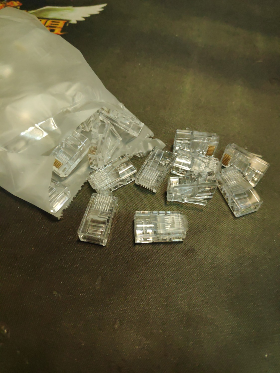 Đầu bấm nhựa trong suốt rất đẹp mắt, mình bấm chưa lỗi cái nào. Có thể nhiều bạn cảm thấy giá cao nhưng tiền nào của nấy. :D