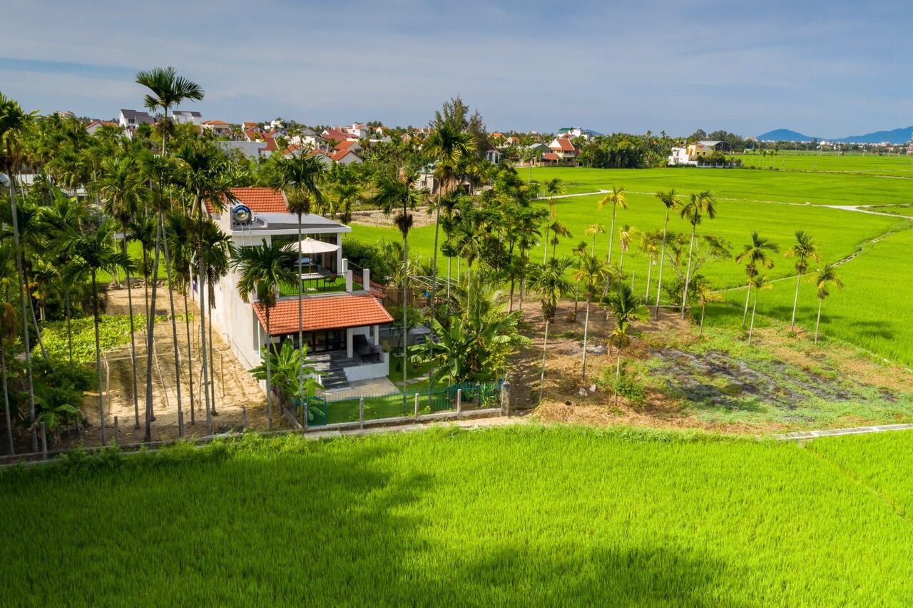 sản phâm giao hàng rất đúng hẹn. sách mới và bao bì còn nguyên vẹn.  cảm ơn tiki