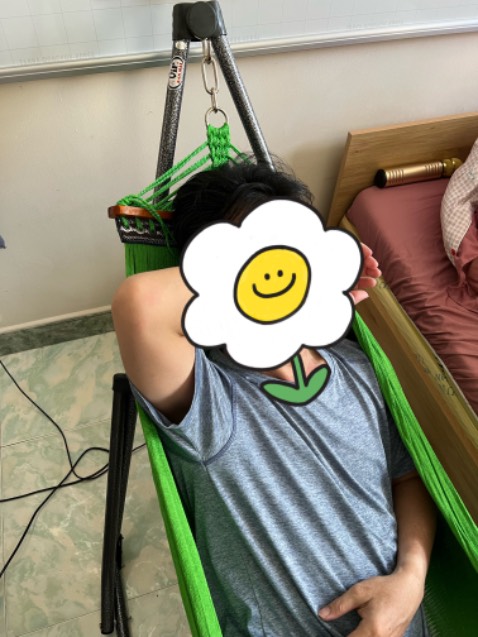 Bán hàng không có tâm. 
Đã cố mua loại VIP mà giao hàng thì lại giao loại lưới em bé. Khung sắt thì to mà lưới thì ngắn , phải để võng nấc trong cùng mới gắn vừa lưới võng. Lúc nằm phải co người lại hoặc đầu gối lên lưới gỗ, thật là khó chịu. Biết vậy chạy ra cửa hàng mua cho rồi. Mấy shop bán hàng online kiểu này làm tổn hại thương mại điện tử. Đề nghị shop đổi lưới võng cho khách hàng.