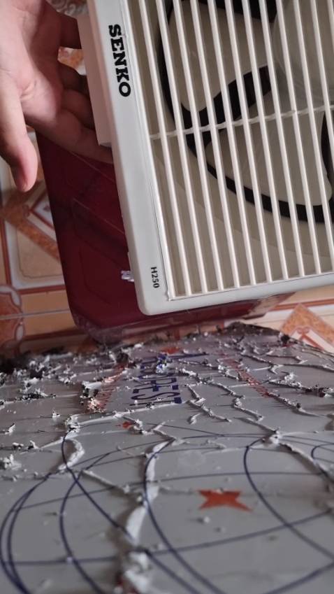 Hàng sao đúng, nhanh. 
Mua về chưa kiểm tra thử nhưng 2 cọng dây điện hơi nhỏ, ko biết có chịu được điện 220V không, shop giải đáp giúp với.