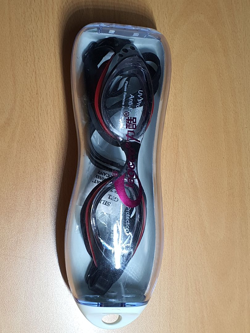 Kính bơi chất lượng tốt, trong, độ cận chính xác, sẽ ủng hộ shop dài dài
giao hàng nhanh