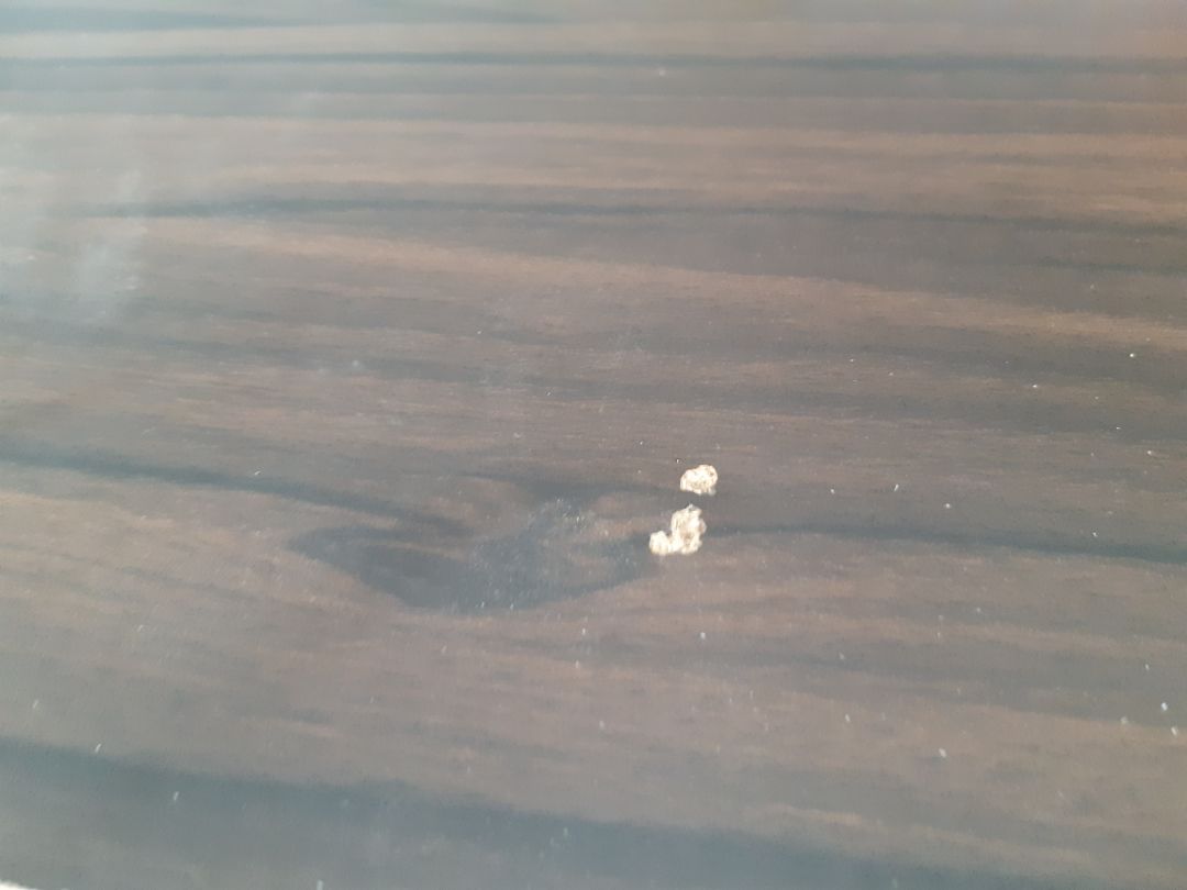 lần thứ 2 thất vọng với Tiki, thà rằng bán giá cao nhưng chất lượng lượng còn hơn là bán hàng mã giả vờ giảm giá. Ngoài chất lượng gỗ chưa đụng đã muốn bung tróc như ảnh chụp, còn bung cả bản lề.