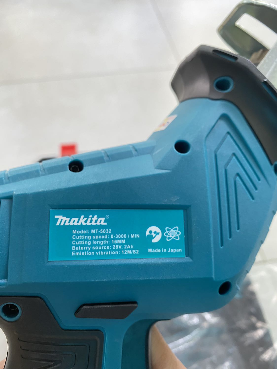 Tiki giao hàng nhanh, đóng gói cẩn thận. Thiết kế sử dụng tiện lợi, thích hợp cắt cành nhỏ. Nhà bán hỗ trợ nhiệt tình trước & sau khi mua.