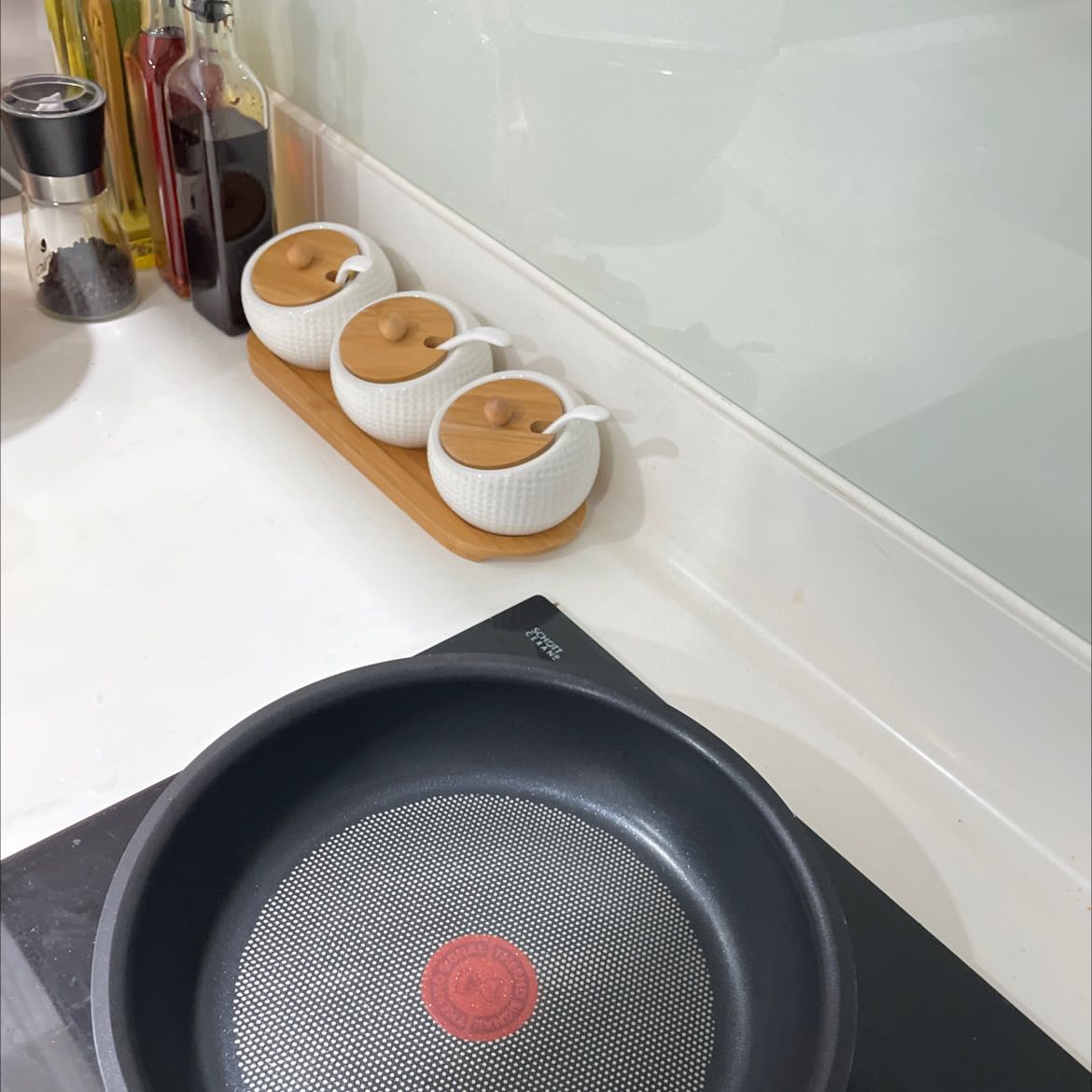 Chảo đẹp, dùng rất thích, ship hàng nhanh chóng, rất đáng mua nha mọi người!