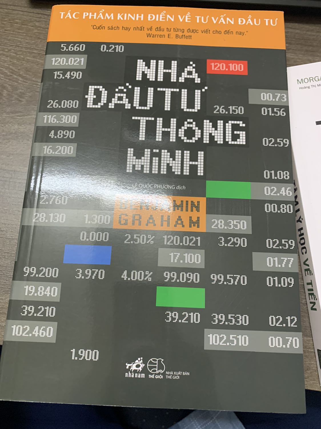 Nghe tiêu đề thấy hấp dẫn, cũng được khuyên nếu quan tâm đến tiền tệ và tài chính đầu tư thì đây là cuốn sách nên đọc.
Tiki giao hàng nhanh , đóng gói đẹp ! ❤️ còn ủng hộ dài 😛