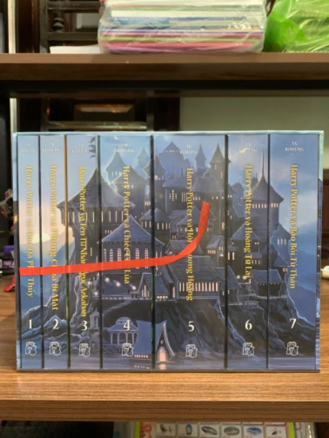 Luôn an tâm với dịch vụ của tiki. Ship siêu tốc khi 6h tối Chủ nhật đặt,10h sáng hôm sau đã nhận đc. Set này giá rất tốt, bọc cẩn thận. Dịch hay, chất lượng in tốt