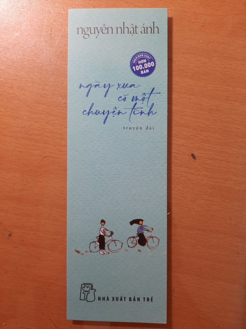 bìa đẹp lắm lun á chời ơi, chất giấy cực mịn, font chữ đẹp lắm, có bookmark nữa, nội dung mình chưa đọc nma đọc review thấy hay í nên mua