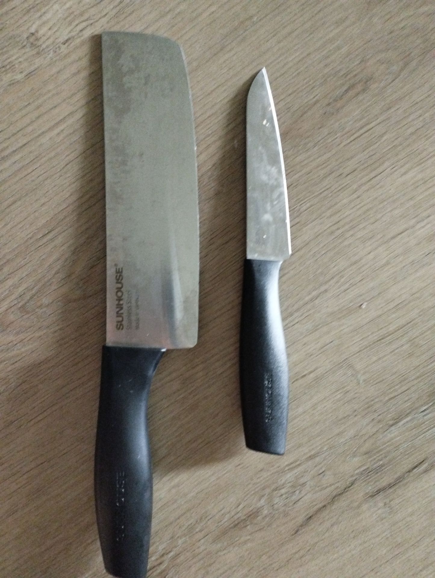 đã dùng 1 thời gian. dao khá tốt. sắc. tiện dụng. giá ntn là hợp lý rồi ạ. tiki giao nhanh. đóng gói cẩn thận lắm