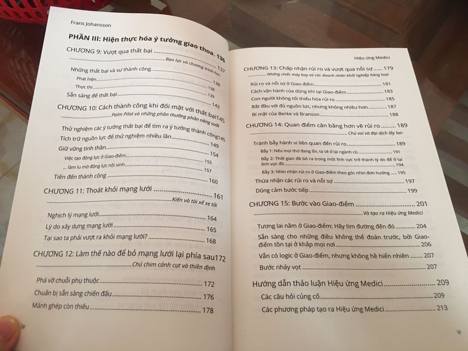 Đây dường như là câu trả lời cho mọi câu hỏi!
Thật biết ơn khi mình biết đến và có cơ hội đọc cuốn sách này, cuốn cẩm nang cho mọi vấn đề và hẳn rằng nó đã mở ra một cửa sổ mới cho bản thân mình - con người đang quá mung lung với nhiều thứ.