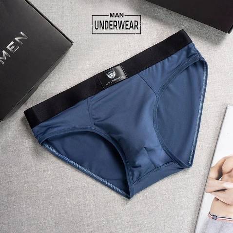 Chất liệu mềm mại và co giãn 4 chiều: Quần lót nam được làm từ chất liệu vải sợi tự nhiên, mang lại cảm giác thoải mái và co giãn linh hoạt.