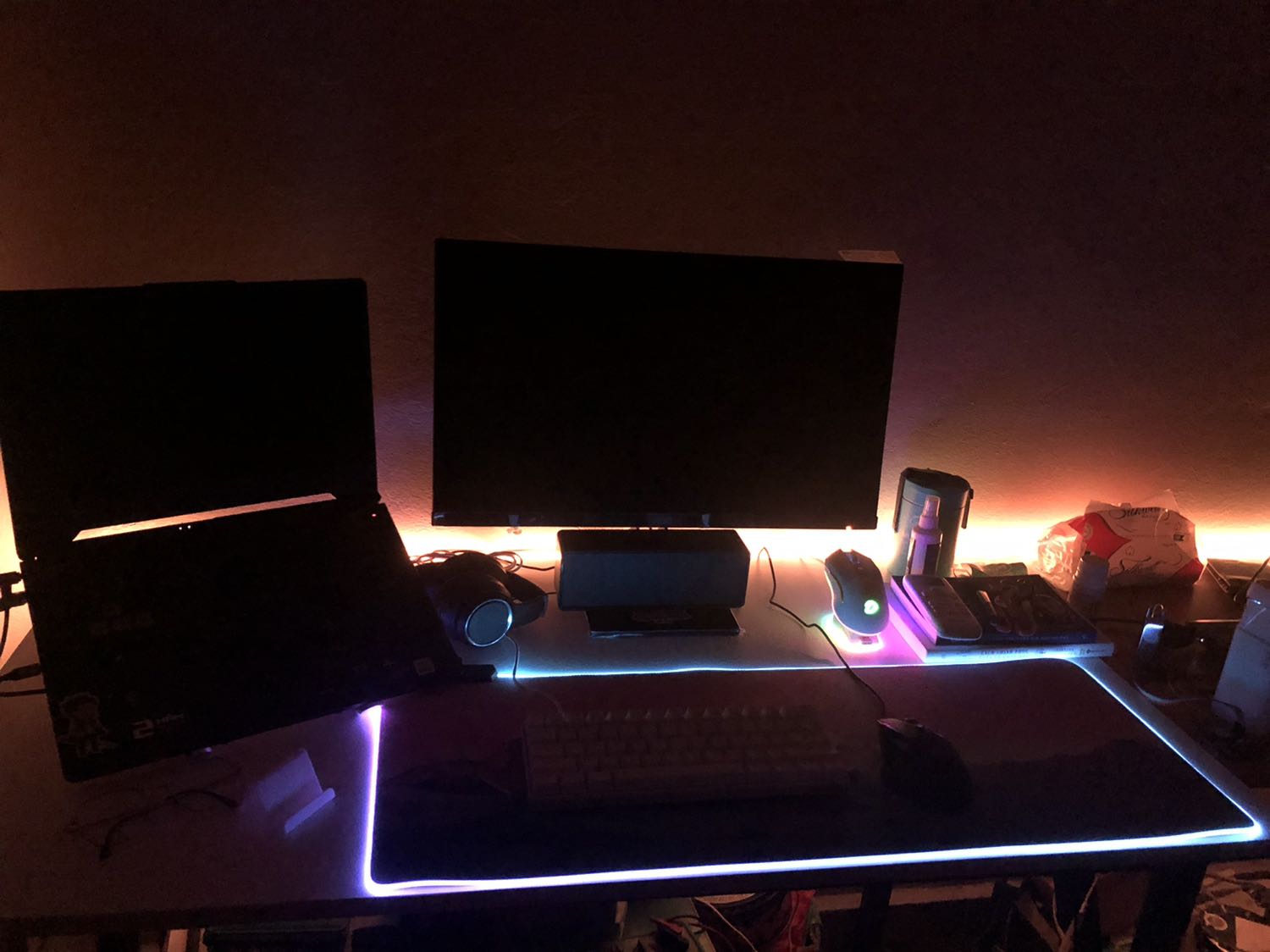 Ánh sáng đèn đẹp lắm
Dễ lắp, dán rất chắc
Cấu hình nhanh
App dễ sử dụng, nhiều hiệu ứng
Sẽ ủng hộ thêm cho shop