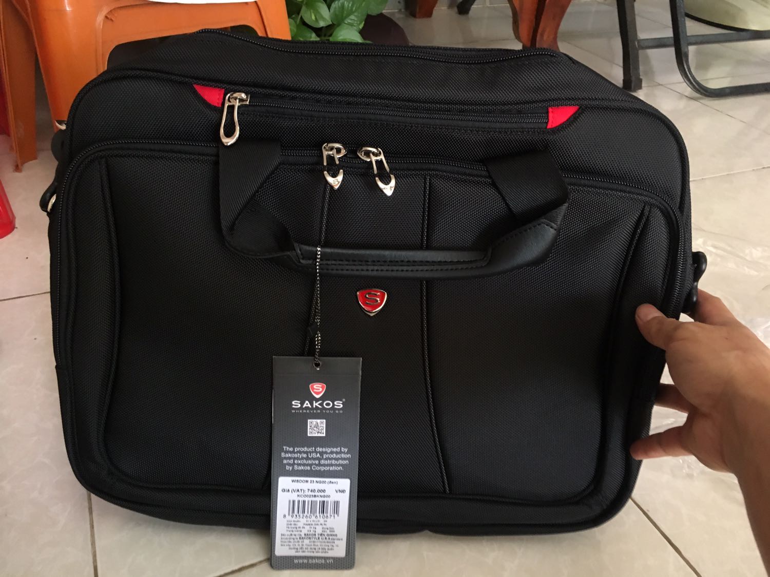 Sakos xài 7-8 năm vẫn chưa hư. Sản phẩm này chuẩn Sakos, giá lúc sale mua còn 459. Rất rẻ cà đẹp. Hoàn toàn hài lòng.
