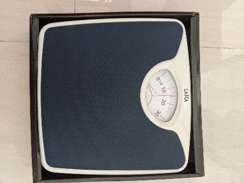 Kiểu dáng đẹp. Màu sắc bên ngoài giống hình. Đóng gói cẩn thận.