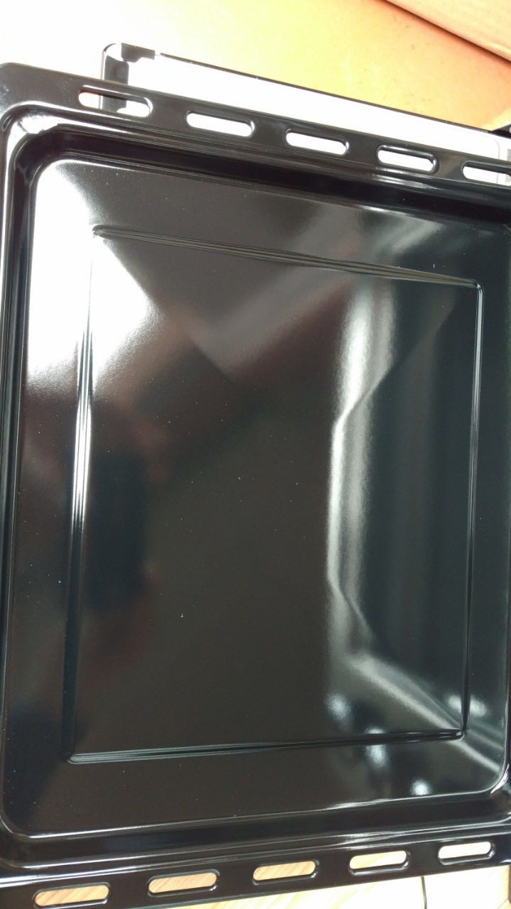 Khay nướng bị trầy xước