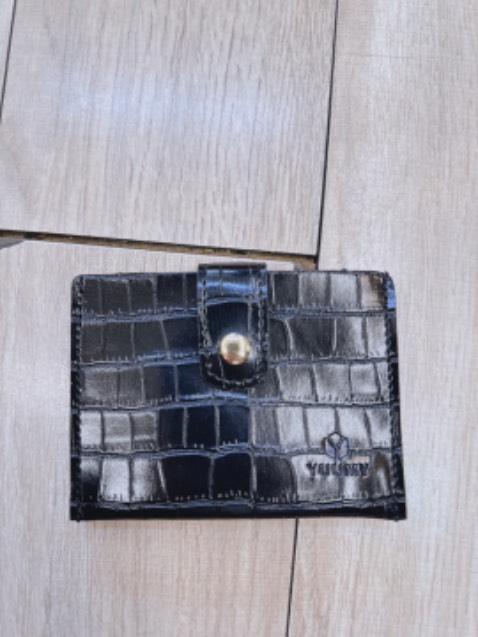 Nhìn vậy hoy chứ ngoài đời sang lắm á nha mấy bạn, thực là luu xuu rỳ để vừa thẻ atm với tiền lun á