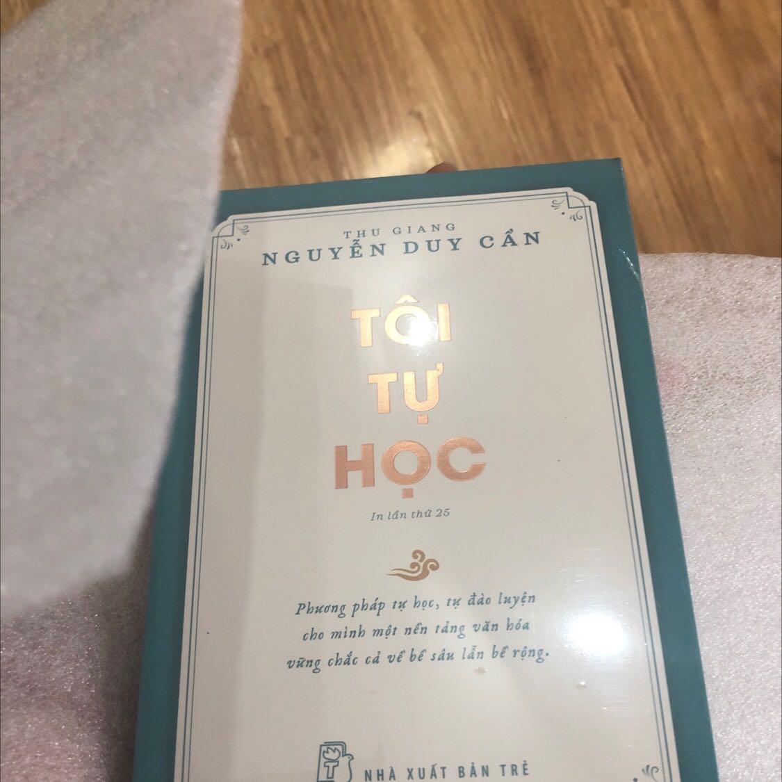 Giao hàng , gói sách cẩn thận và nhanh chóng
Mới đọc qua nội dung nhưng thấy sách cũng đáng để đọc thử