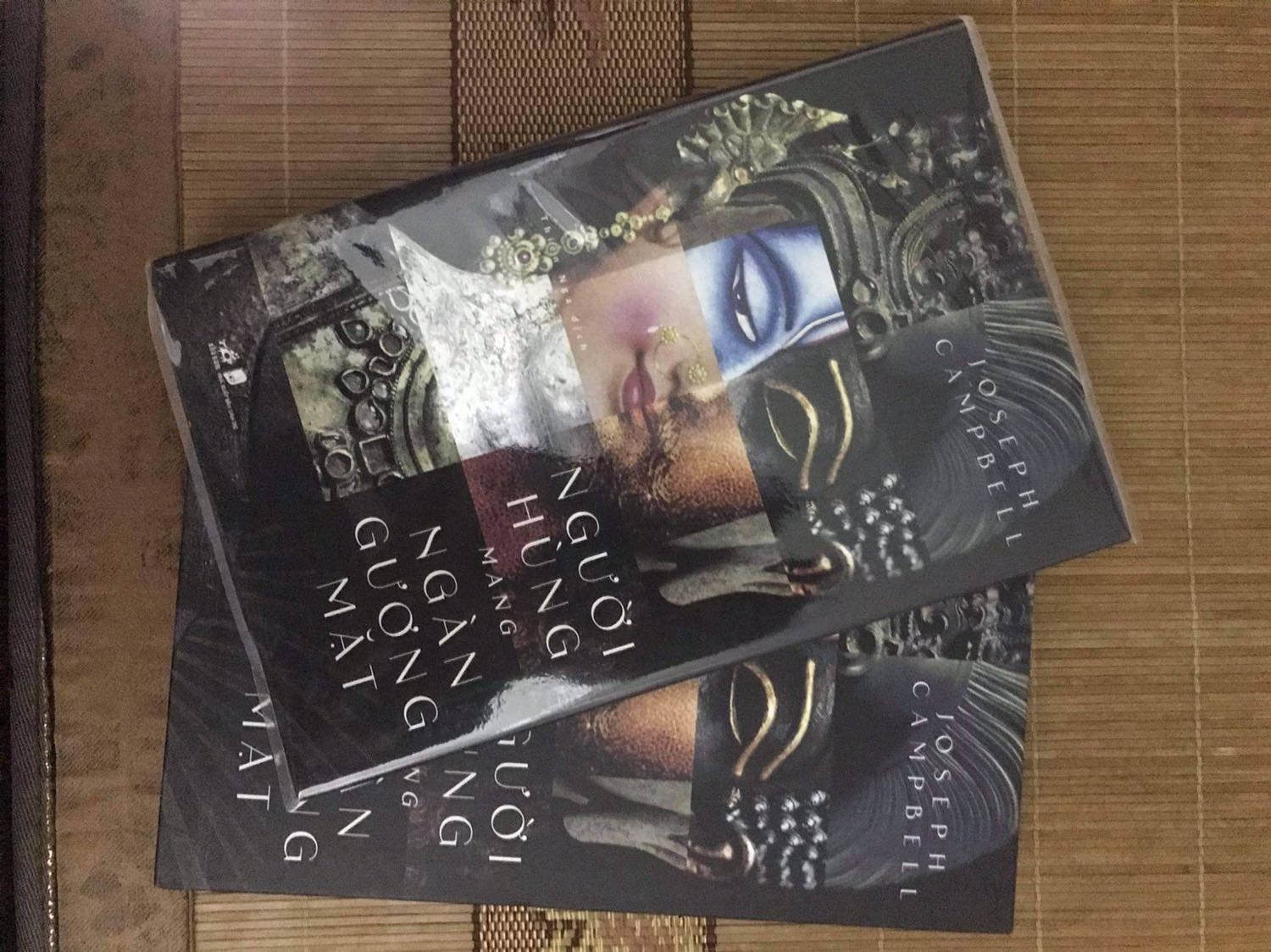 Sách giao đến đẹp, không bị hư hại gì. Bookcare cũng chắc chắn. Giao hàng khá là nhanh nhất là đang dịch nữa. Còn về nội dung mình sẽ cập nhật sau.