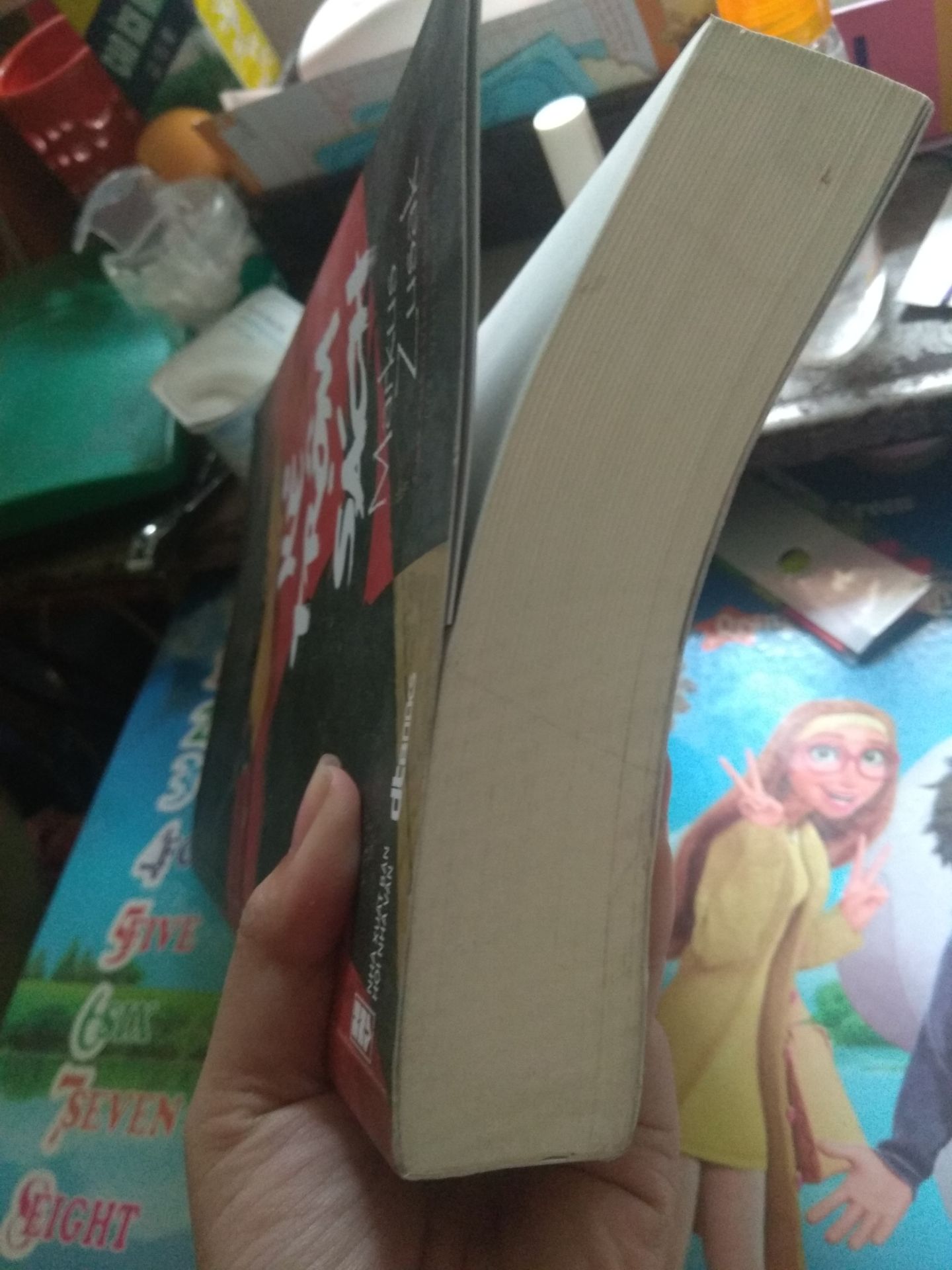 Lần đầu tiên mua sách ở tiki mà thất vọng đến vậy, lúc hào hứng mở hộp ra thấy tình trạng ***, bẩn như thế thì thật sự hụt hững. Chưa kể giao hàng lâu khoảng 1 tuần ms có sách, đến khi trao tận tay lại bị vậy. =(((((